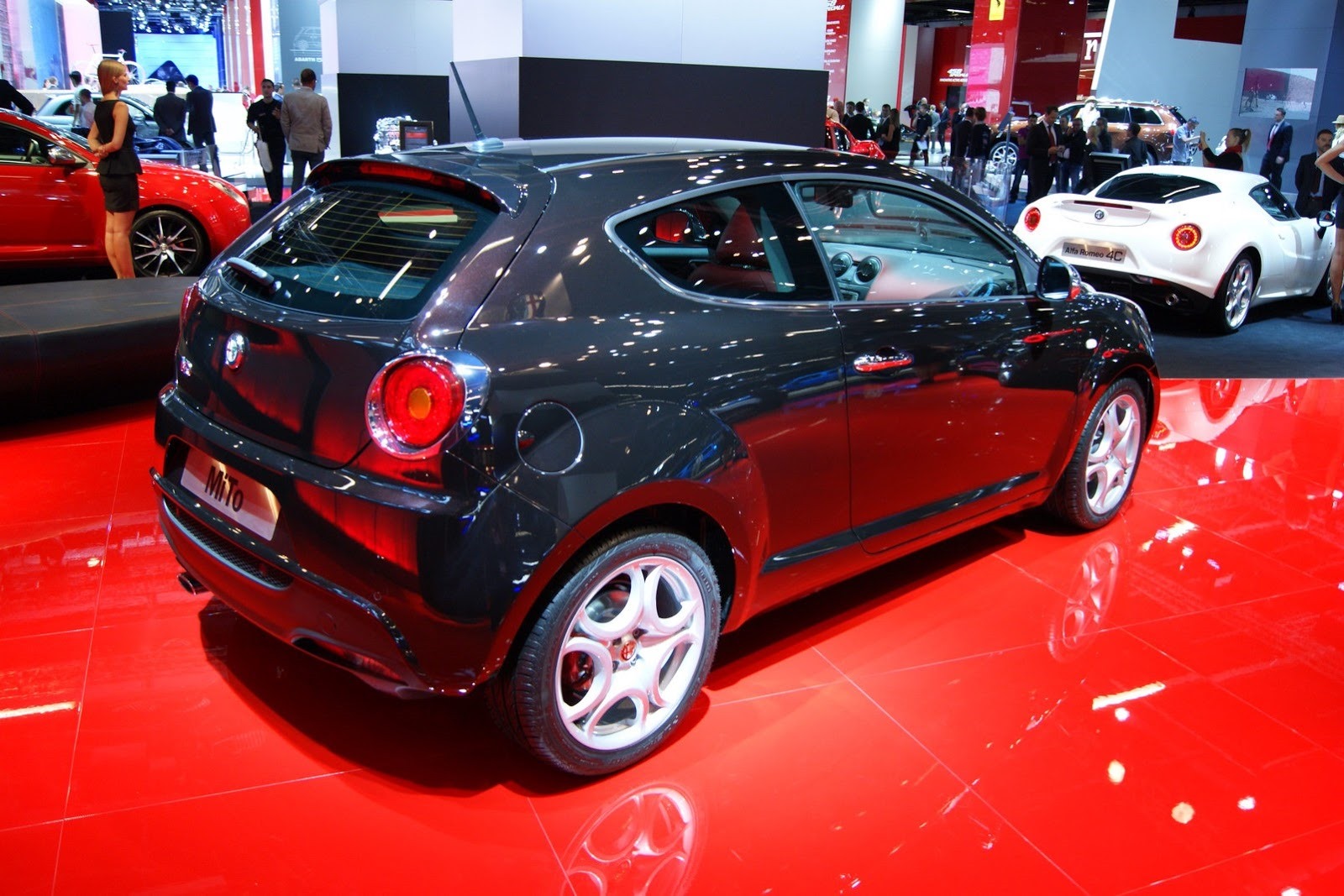 [Alfa-Romeo-IAA-10%255B2%255D%255B2%255D.jpg]