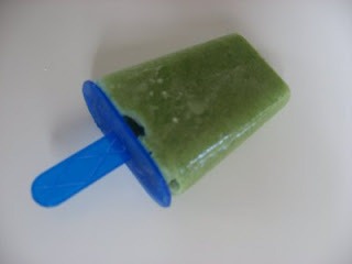 [spinachsmoothiepop%255B7%255D.jpg]
