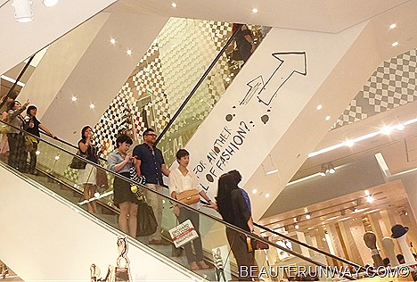 H&M Singapore Store interior