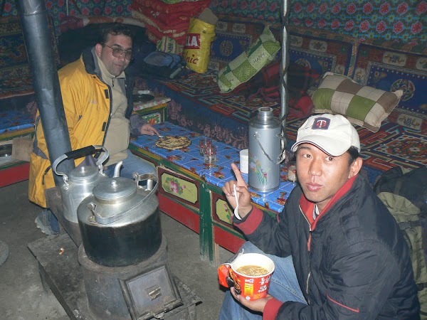 Imagini Tibet: in cort la Everest Base Camp
