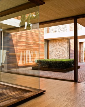Casa moderna en Monasterios / Ramón Esteve casa-moderna-en-monasterios ramon esteve
