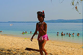 http://jadspiritsfamilylifeadventures.blogspot.com/2014/07/6-things-to-fully-enjoy-enchanting.html Hungry Mermaid @ Potipot Island_bueno