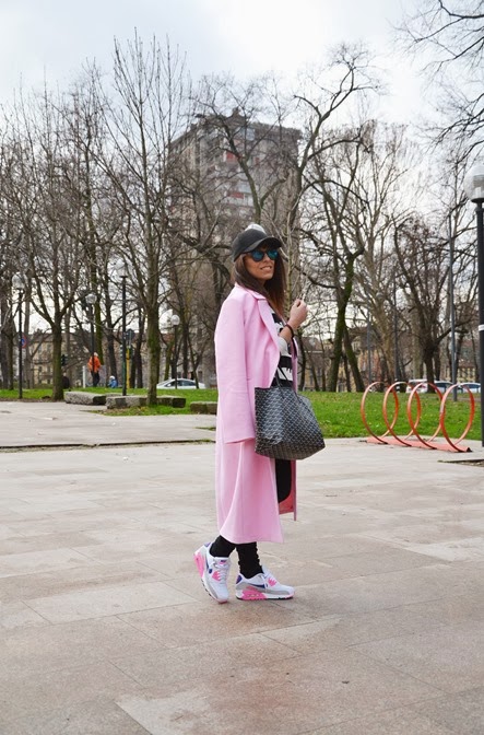 pink-coat-must-have-street-style-outfit-mfw