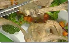 Scottadito d’agnello alla senape con broccoli siciliani