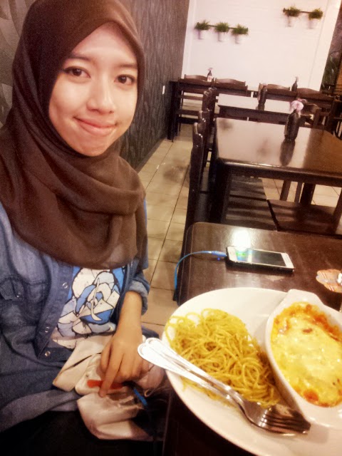 Whatever happens, keep going.: Makan di MARASCHINO CAFE, RANTAU PANJANG.