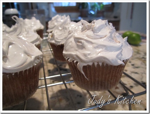 Smores cupcakes (4) Smores cupcakes (4)