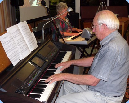 Barbara and Rob Powell entertained us with some solos and duets on Clavinova and Tyros 3
