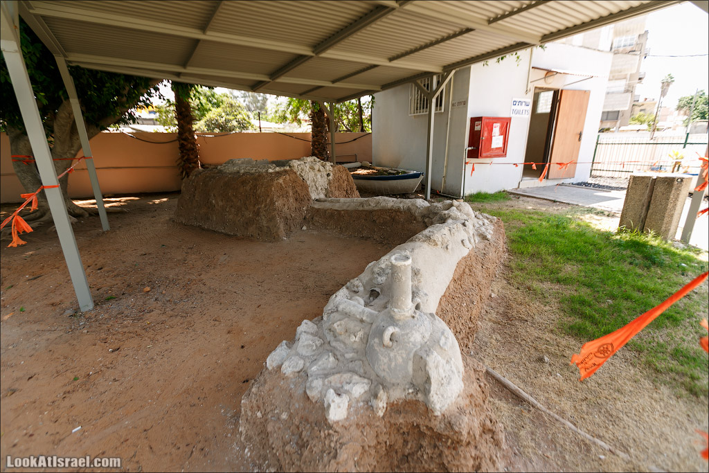 LookAtIsrael.com - Фото путешествия по Израилю | Арочный подземный бассейн в городе Рамла | The Pool of Arches in Ramla