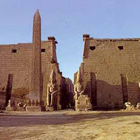29.- Pilonos del templo de Amón (Luxor)