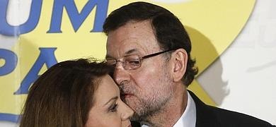 [Rajoy%2520besa%2520a%2520Cospedal%255B3%255D.jpg]