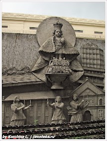 Барельеф на площади базилики Santo Nino. Фото Курчиной Л. www.timeteka.ru