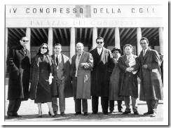 1956. Roma. Congresso della CGIL. Nando Giambra è il terzo da sinistra, accanto a Maria Grazia che sposerà qualche mese dopo