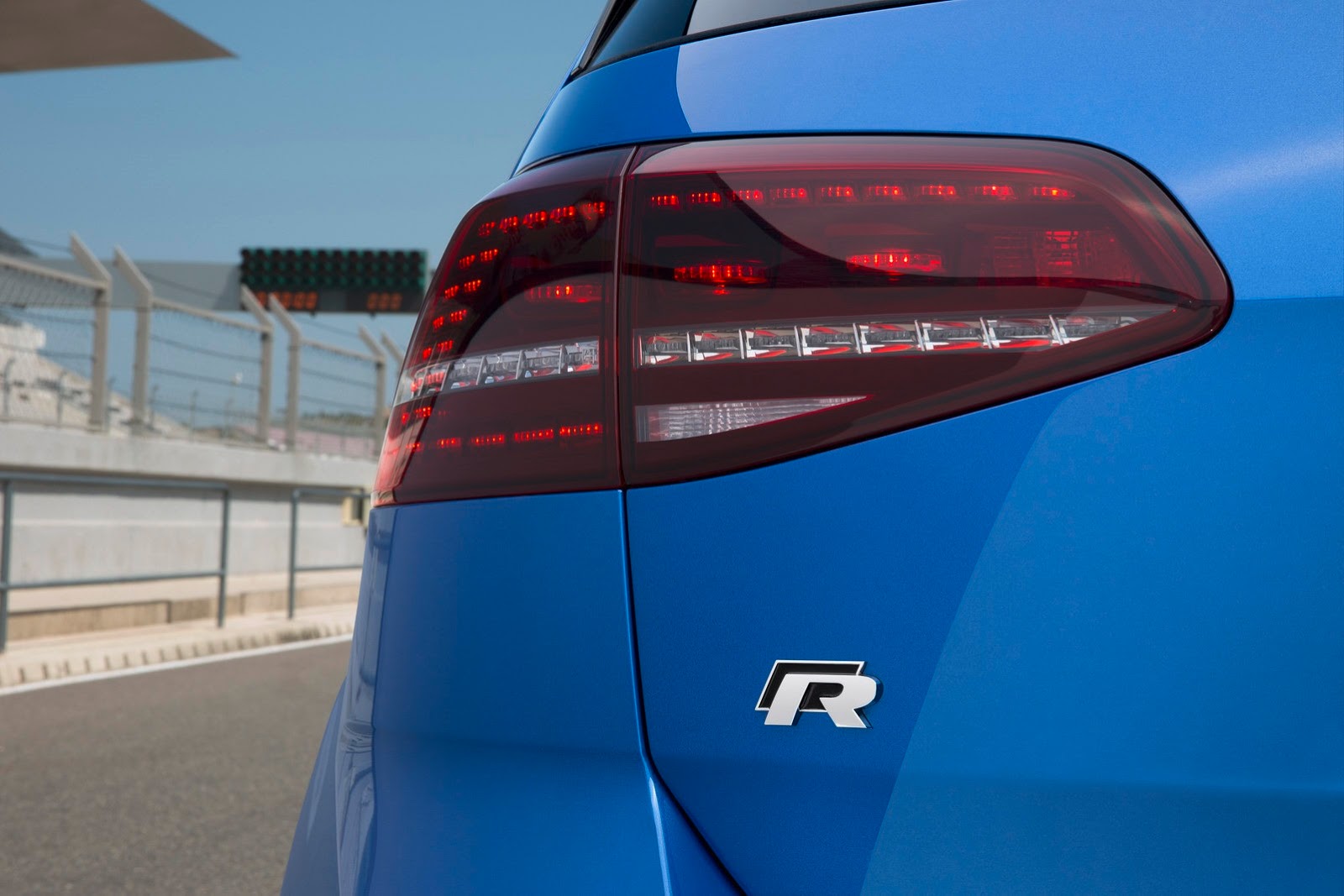 [2014-VW-Golf-R-19%255B2%255D.jpg]