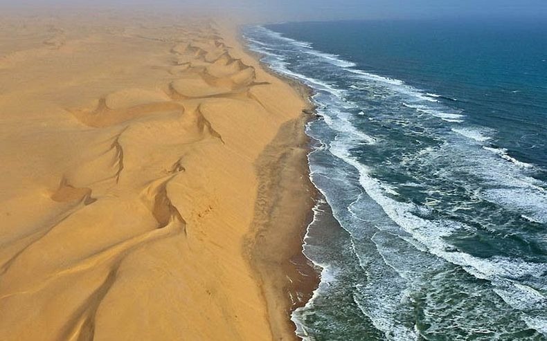 namib-desert-meets-sea-3