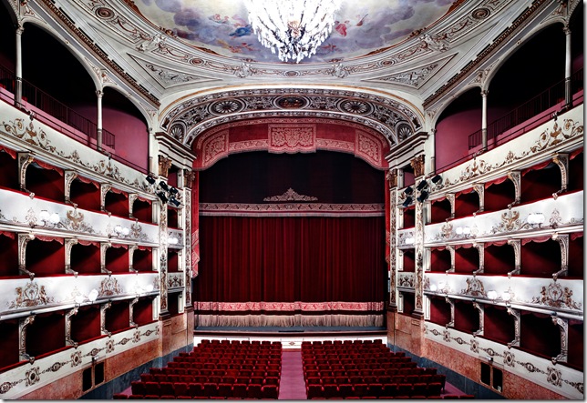 Candida Höfer_Teatro_della_Pergola_Firenze_I_