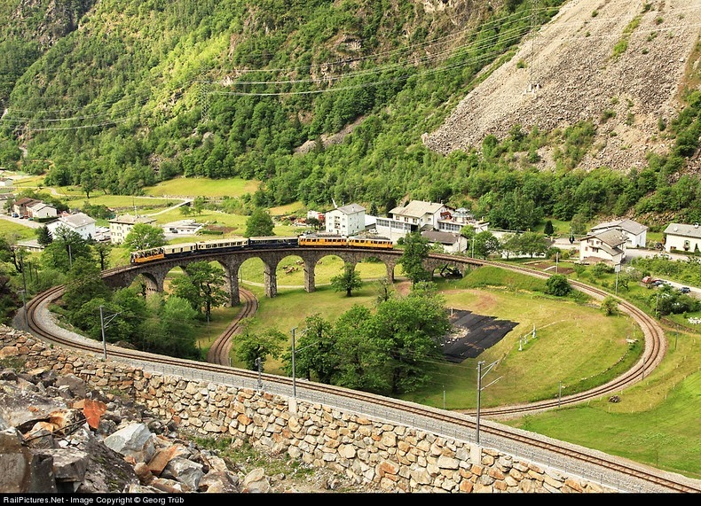 brusio-spiral-viaduct-7