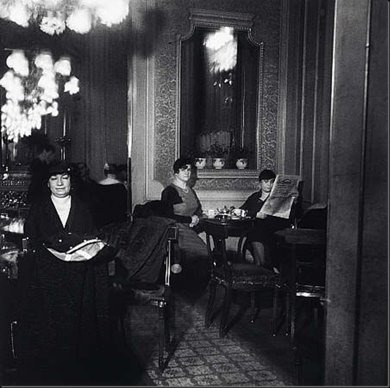 11 Cafe Interior, Vienna 1932