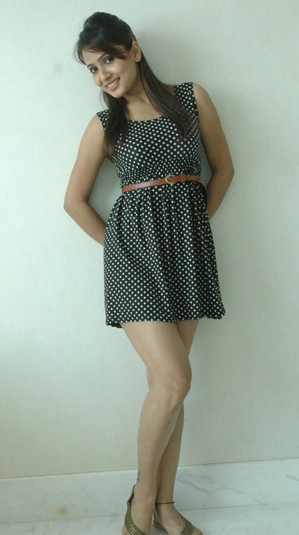 [tamil_actress_dipa_shah_latest_stylish_pics%255B6%255D.jpg]