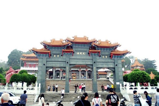 wunwu temple entrance