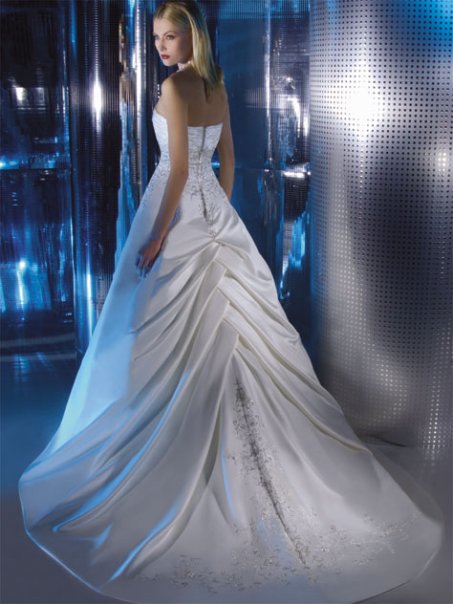اجدد مجموعه فساتين زفاف خليجية 2019 ، احدث تصميمات جدية فساتين زفاف 2019