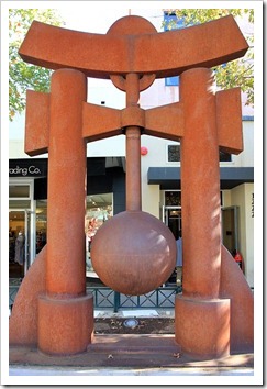 121028_SantaCruz_giant_gong_statue