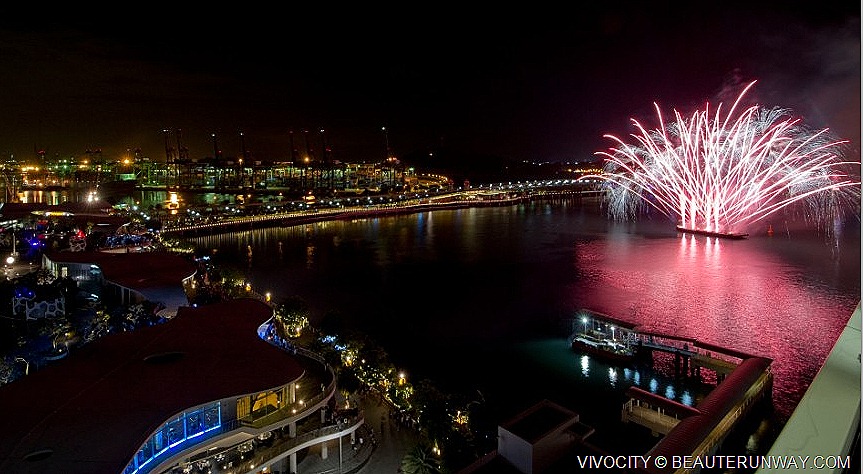 [VivoCity-5th-anniversary-fireworks-d.jpg]