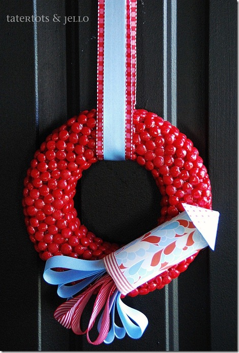 red hot and blue fourth of july wreath straight on