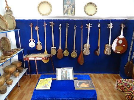 18. Instrumente muzicale uzbece.JPG