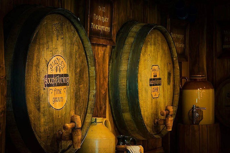 hobbit-bar-4 hobbit-bar-4
