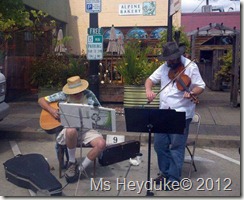 Musicians at the farmers market