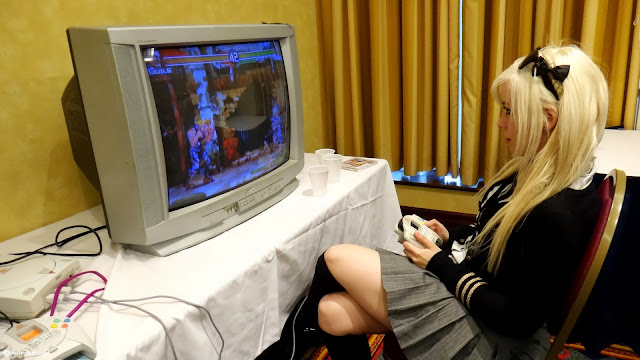 KEELY playing some street fighter alpha 3 on DREAMCAST in Toronto, Canada 