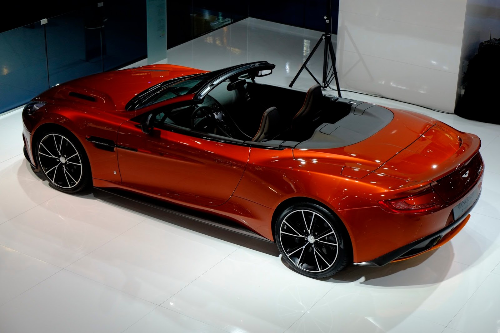 [Aston-Martin-2013-IAA-5%255B5%255D.jpg]