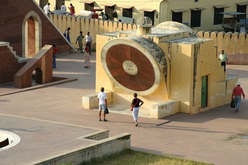 jantar-mantar-14