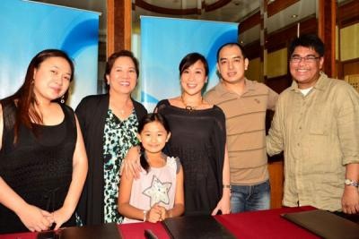 Leana Tabunar Contract Signing