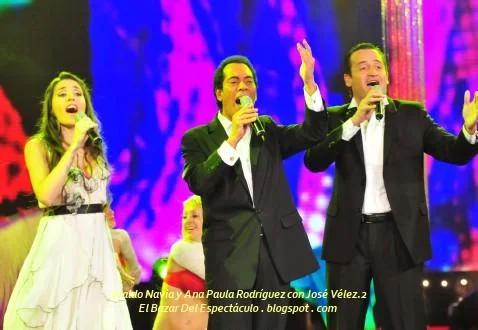 Waldo Navia y Ana Paula Rodríguez con José Vélez.2.JPG