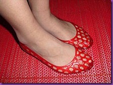 220px-Woman_wearing_red_jelly_shoes