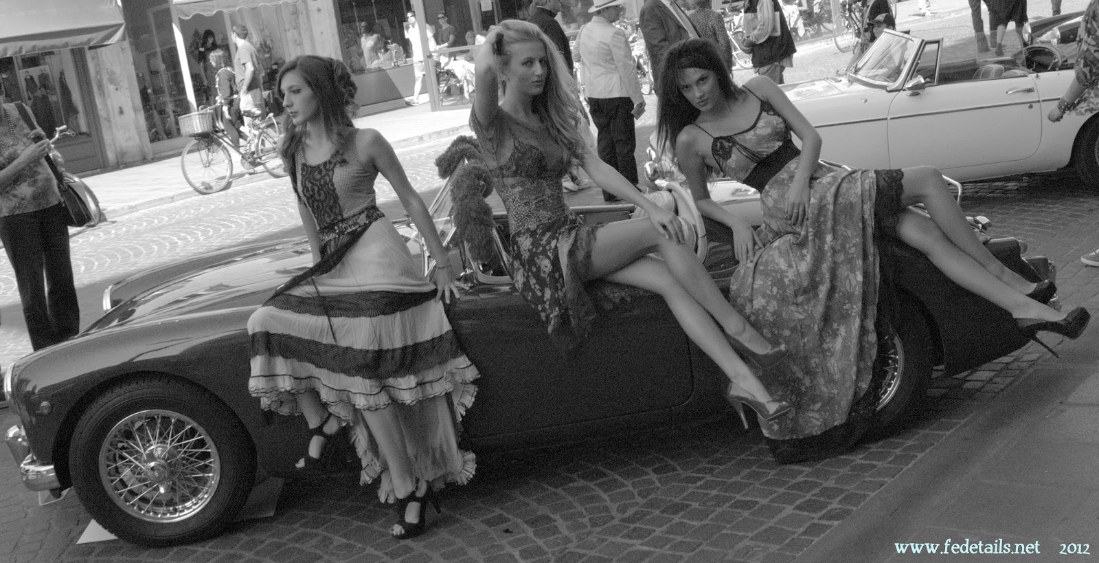 [1-P9223556-0013.jpg]