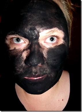 živočišné uhlí maska