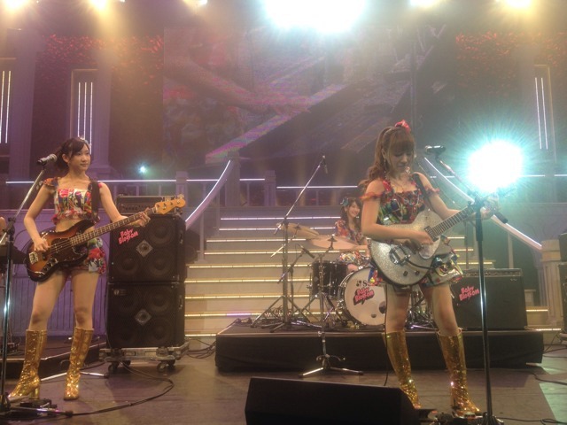 [11%2520-%25201%2520%252826%2529%255B2%255D.jpg]