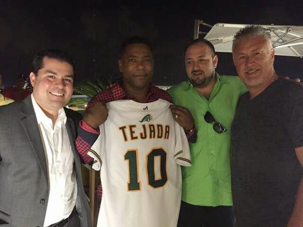 Miguel Tejada firma en Liga Mexicana de Verano