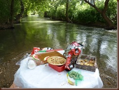 Coffee,snak -Snir River in Golan Hieghts