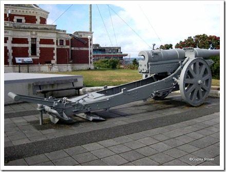 Botanic Garden Battery 1894 -1904 with a captured German Krupps cannon.