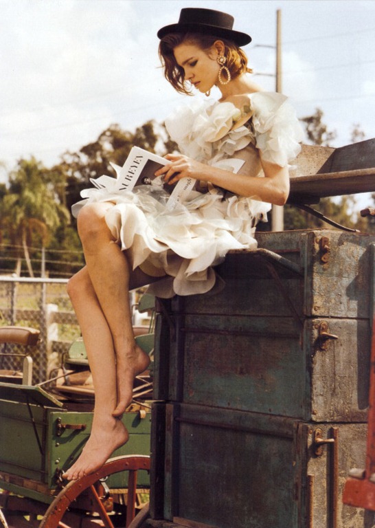 [vogue%252Bitalia%252Bmarch2008%252Bnatalia%252Bvodianova%252Bbruce%252Bweber%252B12%255B4%255D.jpg]