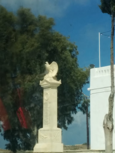 Vivlos Eagle Statue 