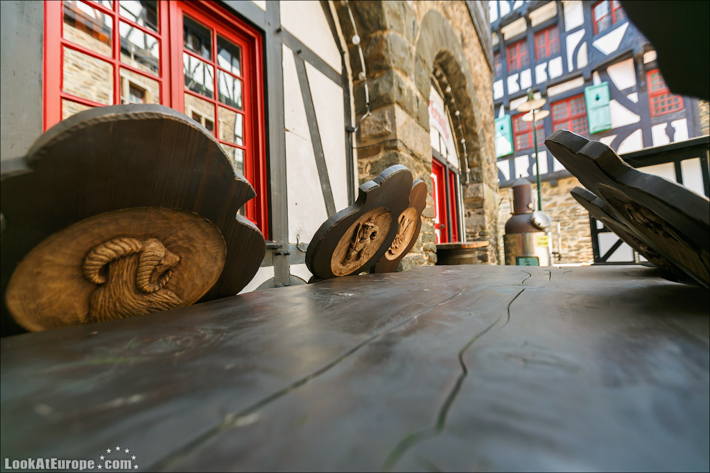 LookAtEurope.com | Европейские фото путешествия. Германия, Замок Шлоссбург ан дер Вуппер | Germany, Schlossburg an der Wupper