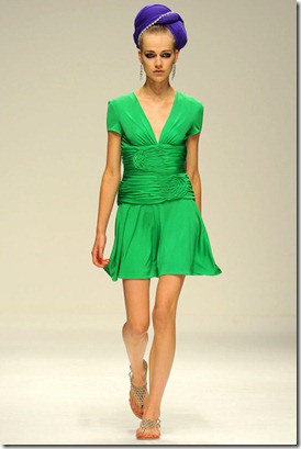 ISSA-SPRING-RTW-2011-PODIUM-004_runway