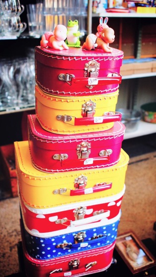 toy boxes.jpg toy boxes