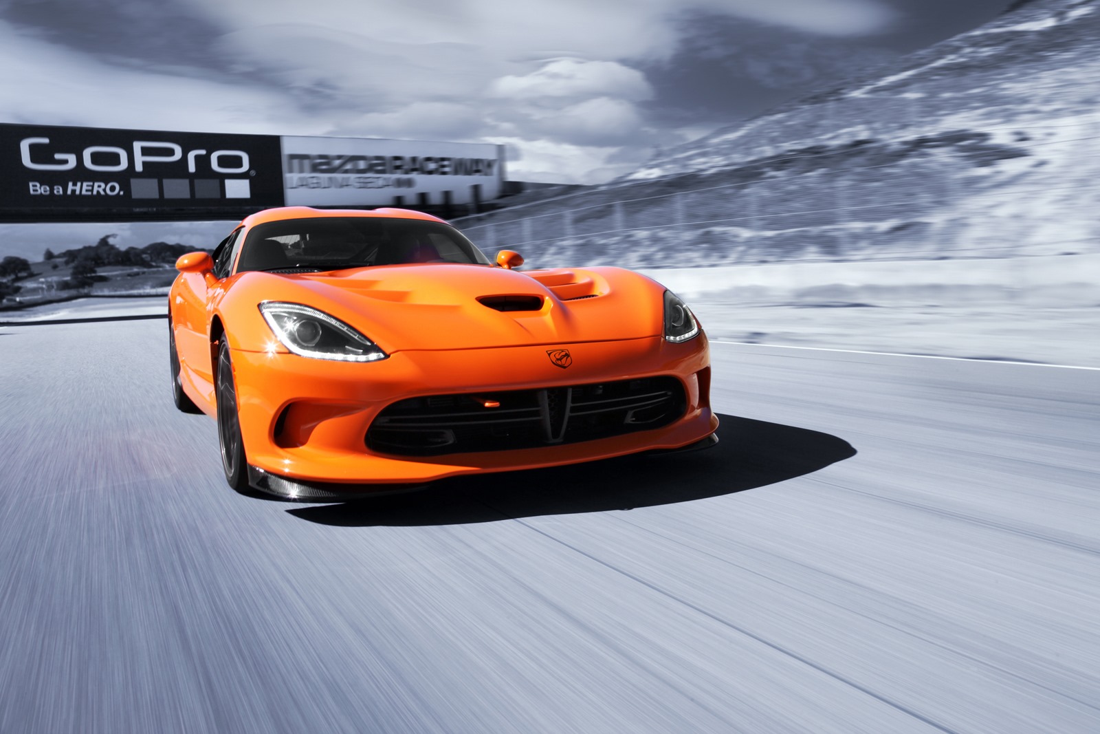 [2014-SRT-Viper-Time-Attack-5%255B3%255D.jpg]