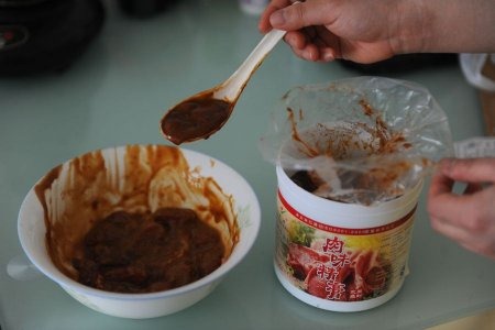 [1303845862_china-beef-extract-additive-allows-pork-to-become-beef-02%255B3%255D.jpg]