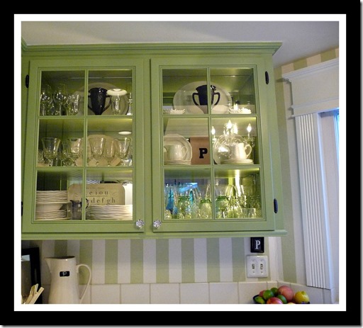 Kitchen tour glass door cabinets 017 (1024x768)